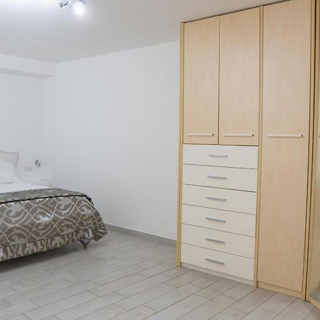 Suite D'Elite Chiaia Napoli Bagian luar foto