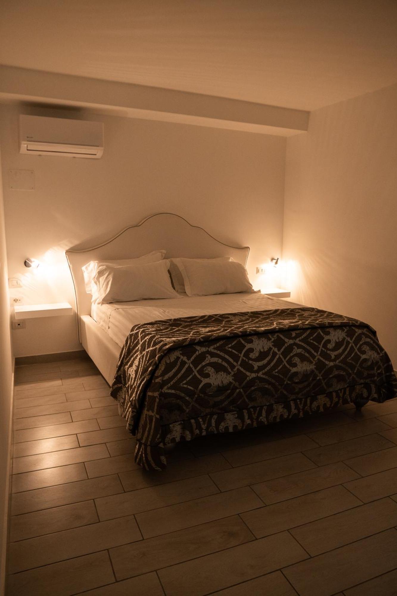 Suite D'Elite Chiaia Napoli Bagian luar foto