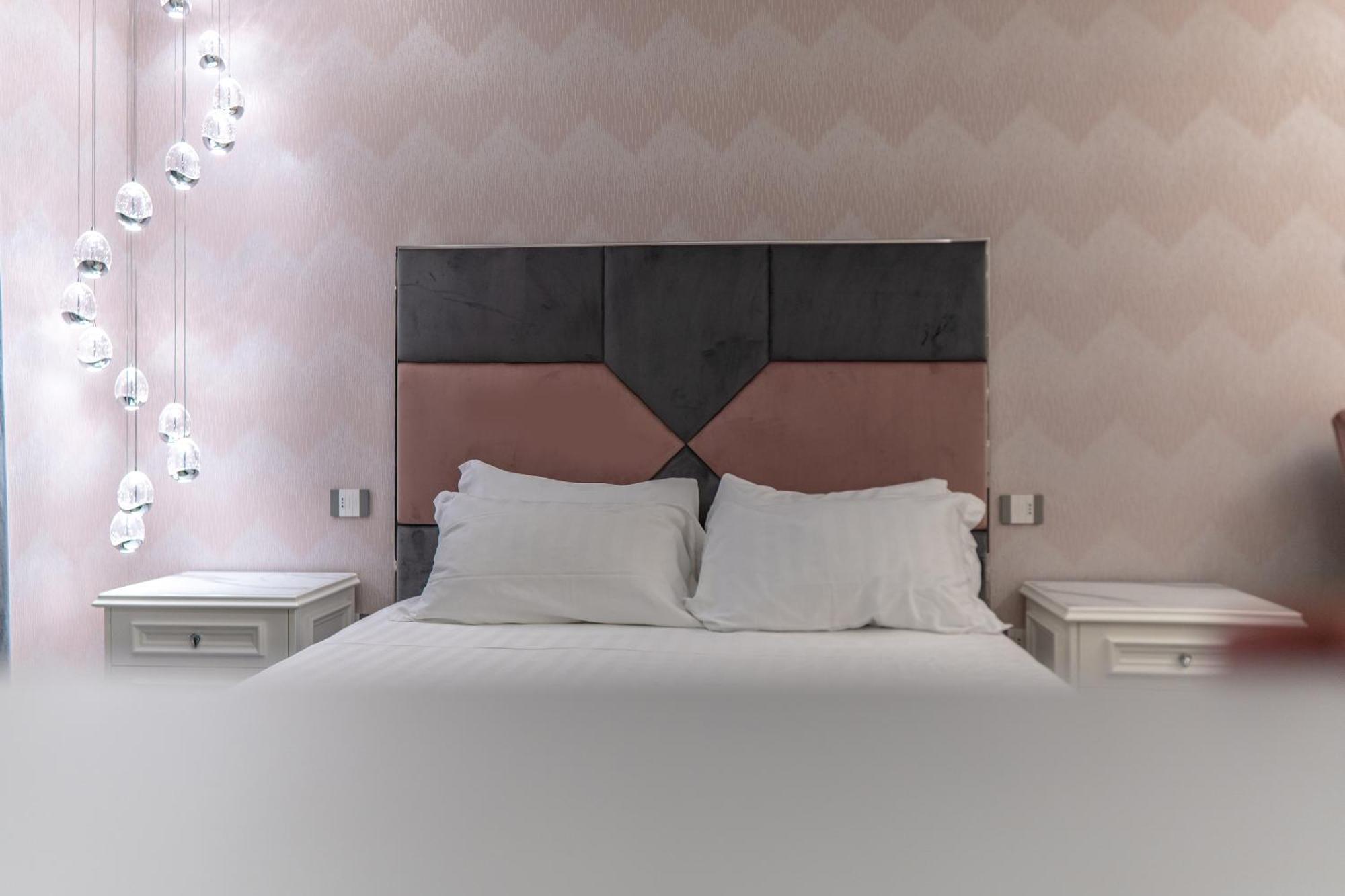 Suite D'Elite Chiaia Napoli Bagian luar foto